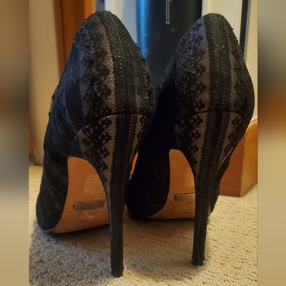 Badgley Mischka Lace Heels - Picture 7 of 8